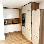 Apartment Magnifique Avec Terrasse Spacieuse Et Jardin Loeche-les-bains