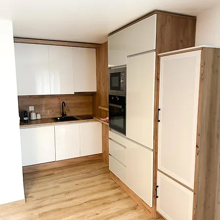 Apartment Magnifique Avec Terrasse Spacieuse Et Jardin Loeche-les-bains