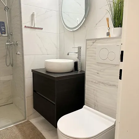 Magnifique Avec Terrasse Spacieuse Et Jardin Loeche-les-bains Apartment Leukerbad