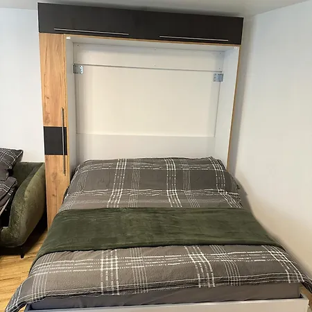 Magnifique Avec Terrasse Spacieuse Et Jardin Loeche-les-bains