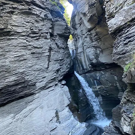 Daire Magnifique Avec Terrasse Spacieuse Et Jardin Loeche-les-bains Leukerbad